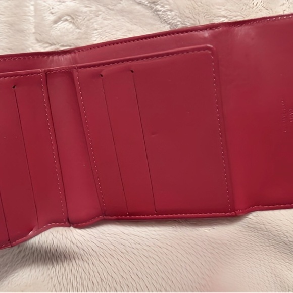 LV wallet . Red. Slightly used - Picture 3 of 5